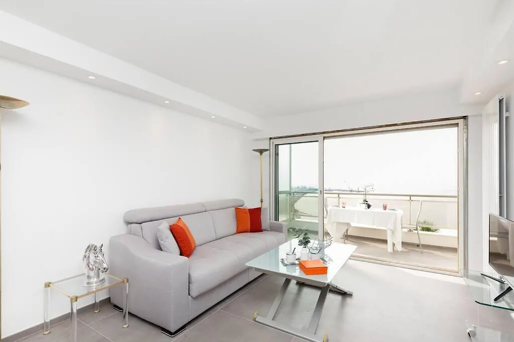 On La Croisette - 2 Beds 2 Baths Apartment Cannes
