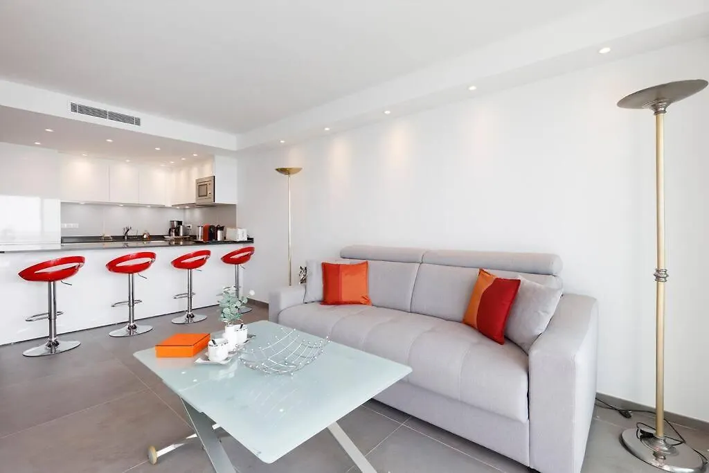 On La Croisette - 2 Beds 2 Baths Apartment Cannes France