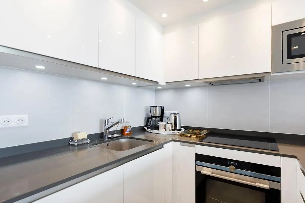 On La Croisette - 2 Beds 2 Baths Apartment Cannes